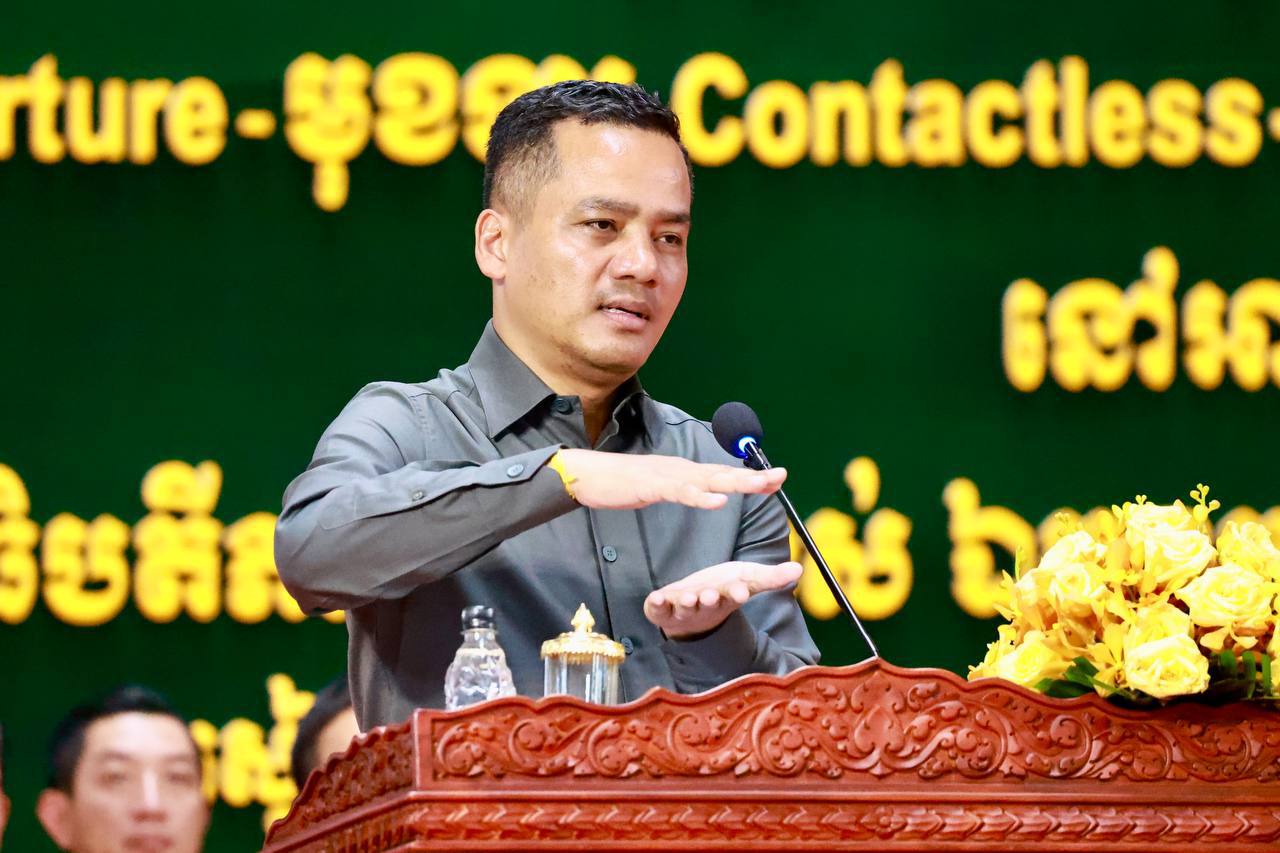 ឯកឧត្តមអភិសន្តិបណ្ឌិត ស សុខា លើកទឹកចិត្តអង្គការកុមារកម្ពុជារីករាយ បន្តបេសកកម្មជួយកុមារក្រីក្រ និងងាយរងគ្រោះ